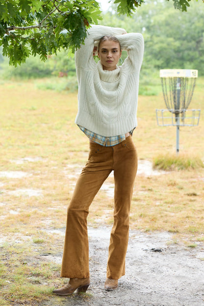 Lido Low Rise Bootcut Pant 103