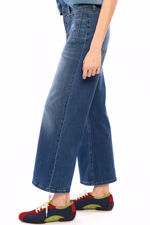 EOS Wide Cropped Leg 107