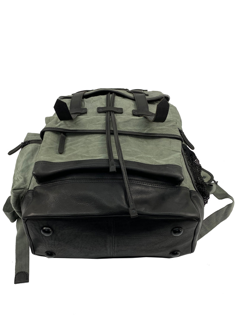 Globetrotter Nylon Backpack 9040N.