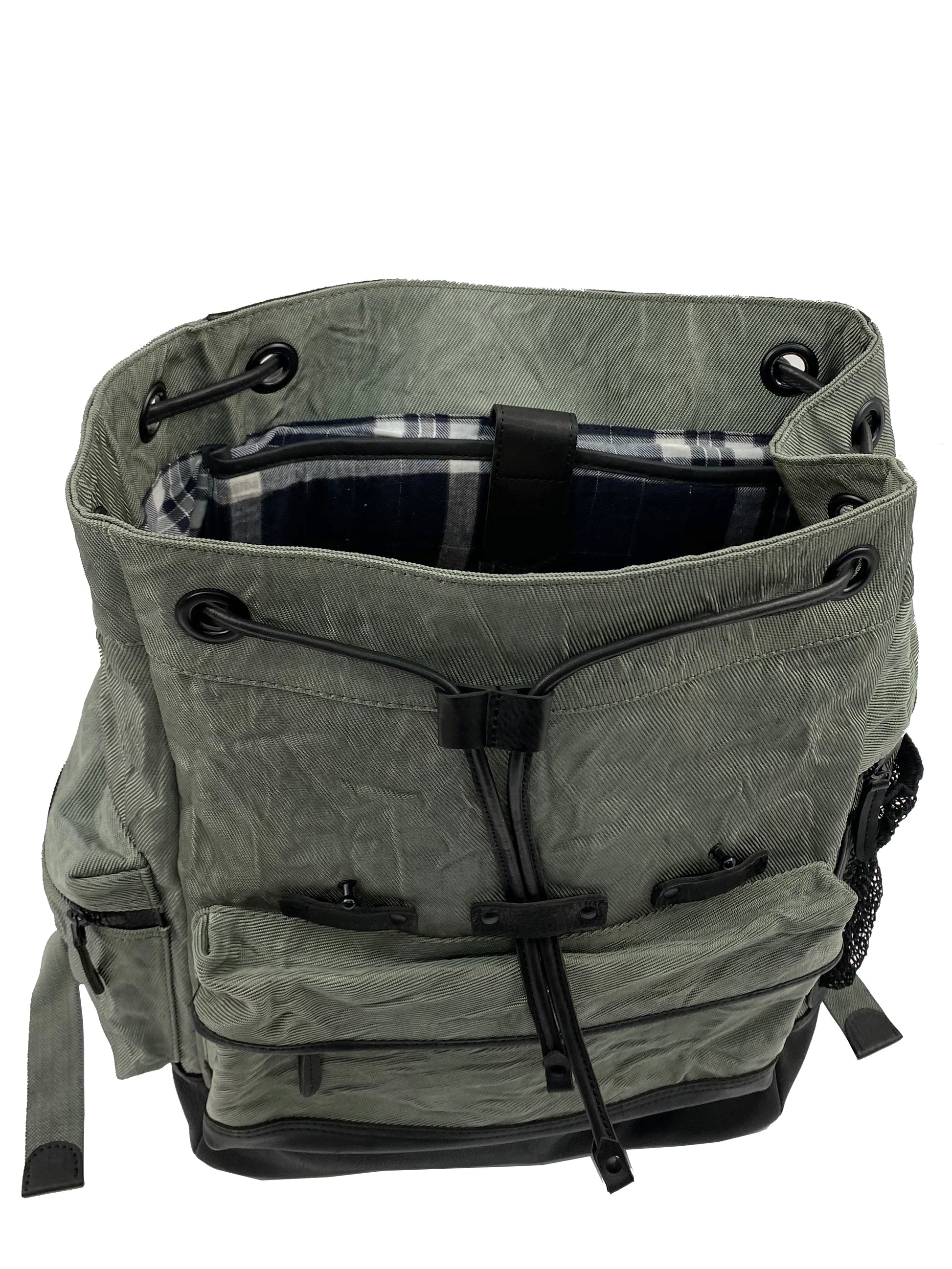 Globetrotter Nylon Backpack 9040N.